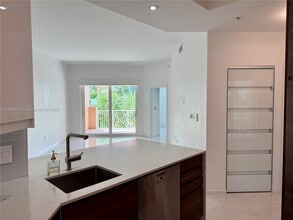 140 Meridian Ave in Miami Beach, FL - Building Photo - Building Photo