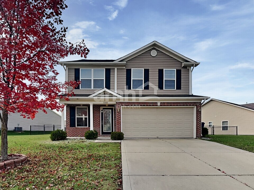 5440 Shamus Dr in Indianapolis, IN - Building Photo