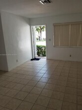 701 NW 1st St in Hallandale Beach, FL - Building Photo - Building Photo