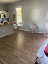 221 S Main St in Bonham, TX - Building Photo - Building Photo