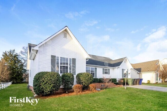 125 Meghan Elizabeth Ln in Winston-Salem, NC - Building Photo - Building Photo