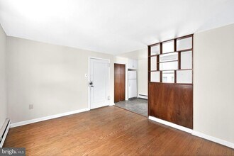 514 Seville St, Unit E in Philadelphia, PA - Building Photo - Building Photo