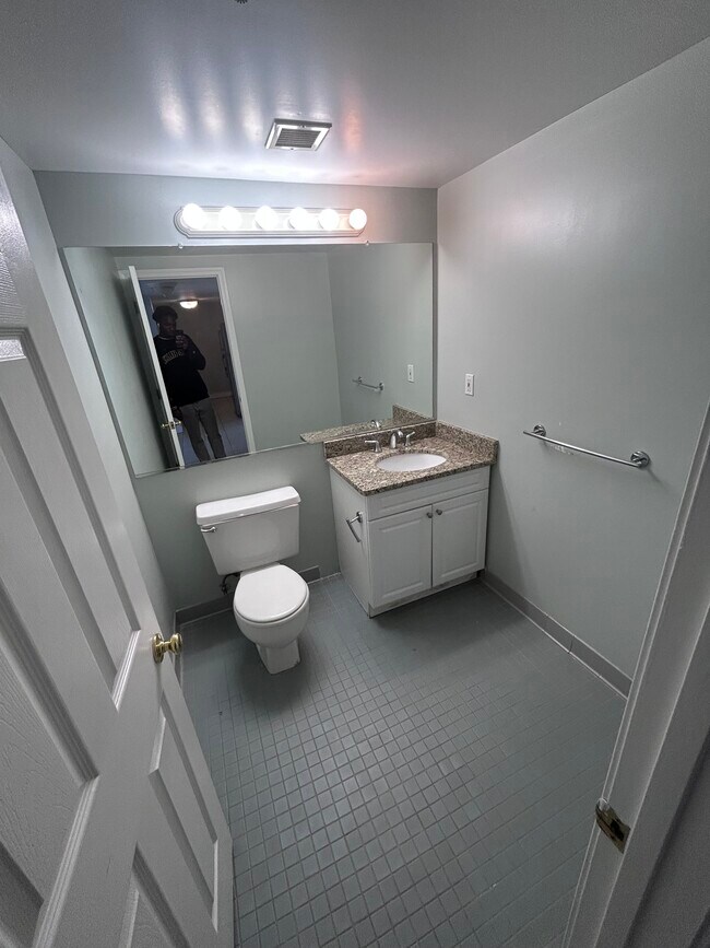 15 North Beacon St, Unit 803 in Boston, MA - Building Photo - Building Photo