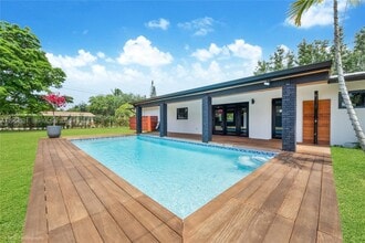 8270 SW 130th St in Miami, FL - Building Photo - Building Photo