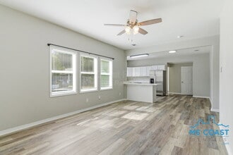 962 Thelma St in Biloxi, MS - Building Photo - Building Photo