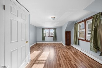 46 King St in Nutley, NJ - Building Photo - Building Photo