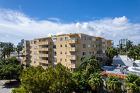 Penn Terrace Towers in Miami Beach, FL - Building Photo - Building Photo