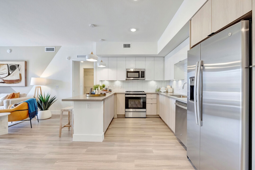 Alton Central Park in Port St. Lucie, FL - Foto de edificio