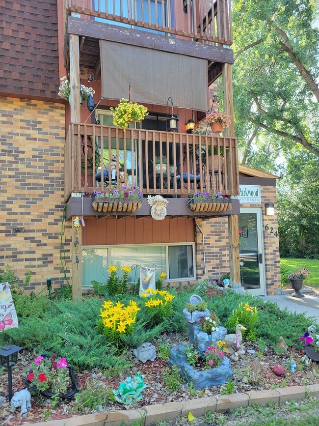 Parkwood Apartments
