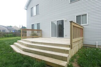 337 S Arrowhead Ct in Round Lake, IL - Building Photo - Building Photo