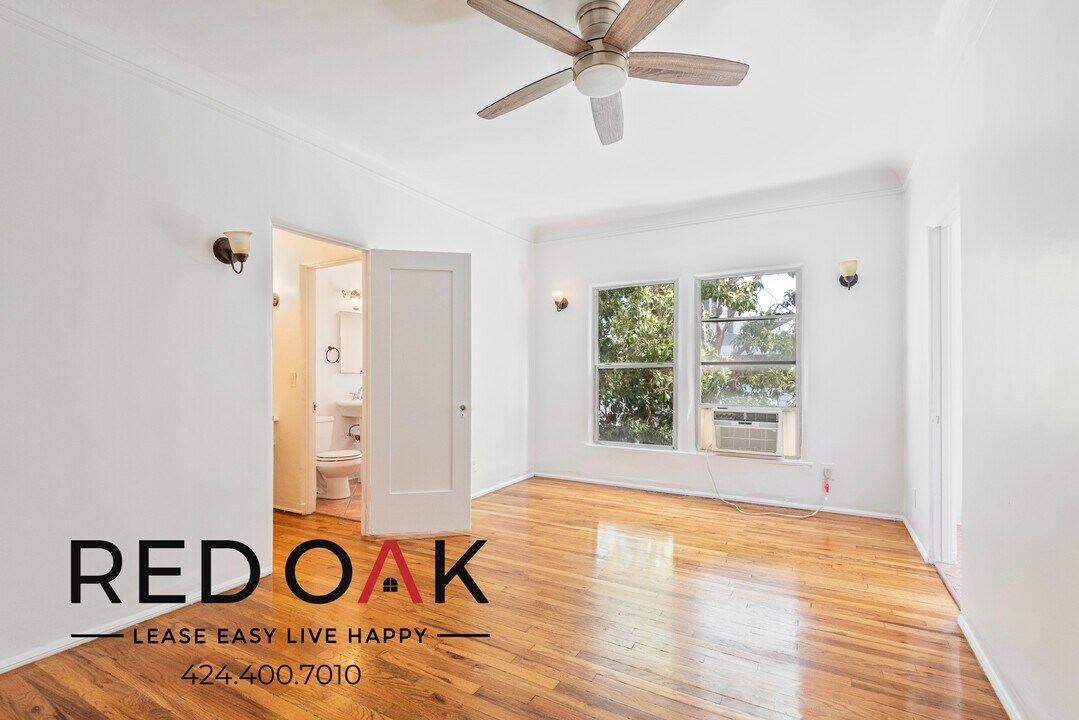 660 Cochran Ave in Los Angeles, CA - Building Photo