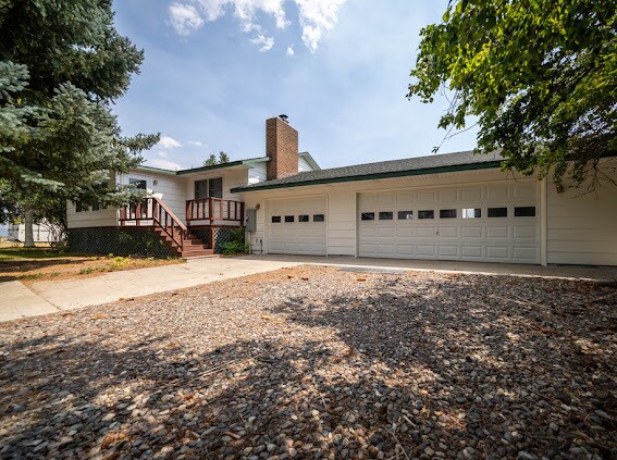 60 Schneider Rd in Cody, WY - Building Photo