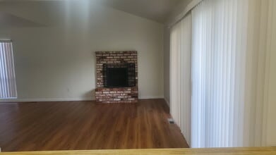 2791 McBride Ln, Unit 2791 McBride Lane 156 in Santa Rosa, CA - Foto de edificio - Building Photo