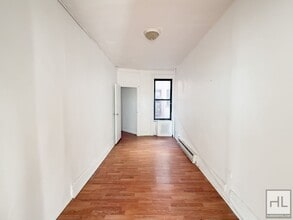 STARR STREET / Spacious Bushwick 2-Bed 1-Bath / Amazing Location in Brooklyn, NY - Foto de edificio - Building Photo