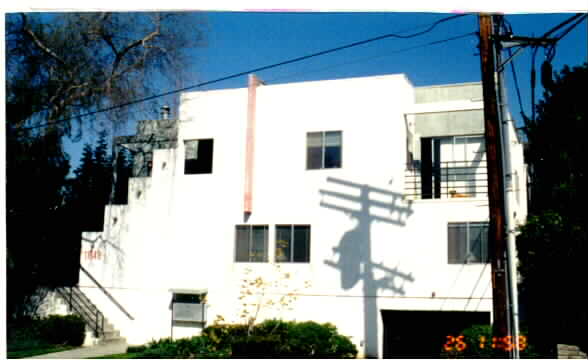 11649 Acama St in Studio City, CA - Foto de edificio - Building Photo