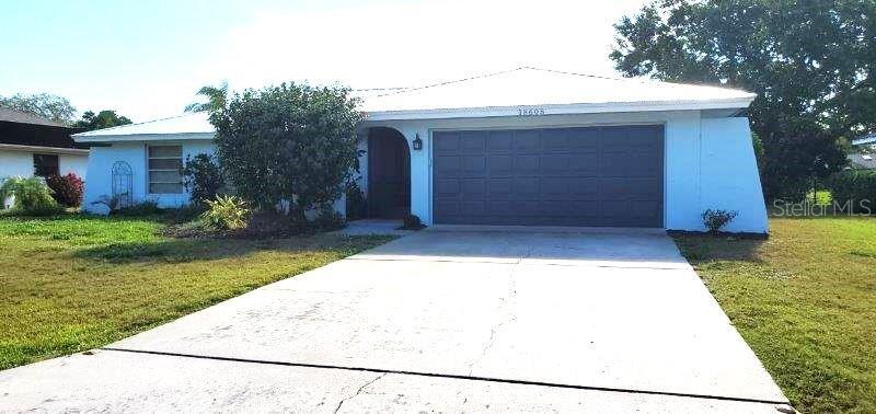 18608 Alphonse Cir in Port Charlotte, FL - Foto de edificio