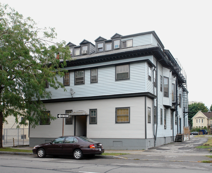 120 S Union St in Rochester, NY - Foto de edificio