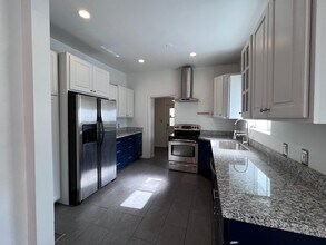 923 S 400 E in Salt Lake City, UT - Building Photo - Building Photo