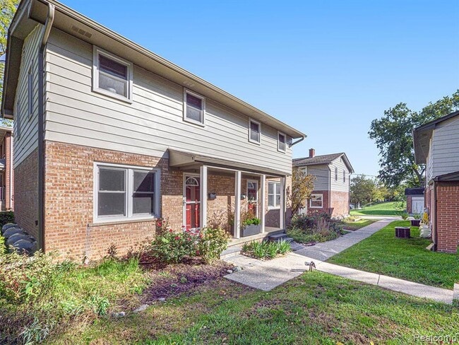 421 S 7th St, Unit 120 in Ann Arbor, MI - Building Photo - Building Photo