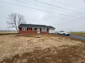 1047 Bossler Rd in Elizabethtown, PA - Building Photo