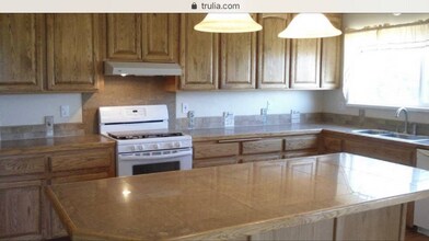 12901 Ponderosa St in Hornbrook, CA - Building Photo - Building Photo