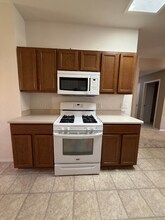 203 Brooke St in Hutto, TX - Foto de edificio - Building Photo