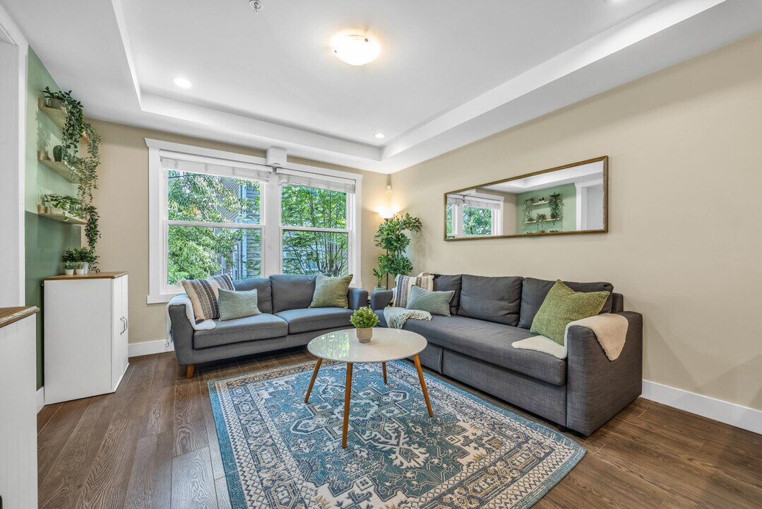 3843 Dumfries St in Vancouver, BC - Building Photo