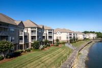 104 Pier 33 Dr in Mooresville, NC - Foto de edificio - Building Photo