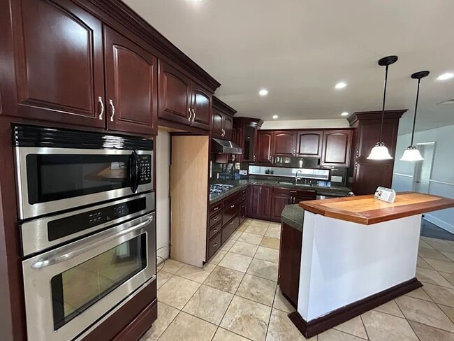 1751 Willowbrook Ln in Simi Valley, CA - Building Photo - Building Photo