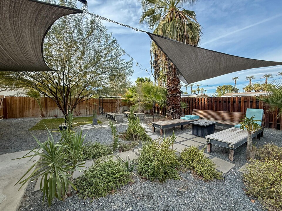 70100 Chappel Rd in Rancho Mirage, CA - Building Photo