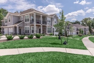 Stonehaven Overland Park in Overland Park, KS - Building Photo