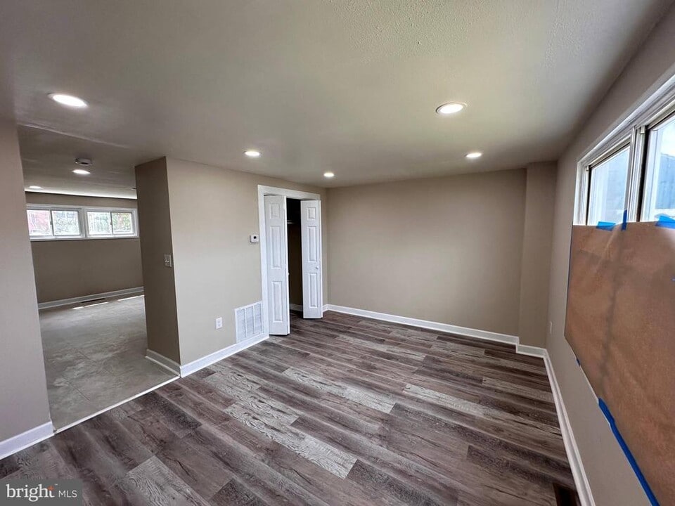 8039 Gough St in Baltimore, MD - Building Photo