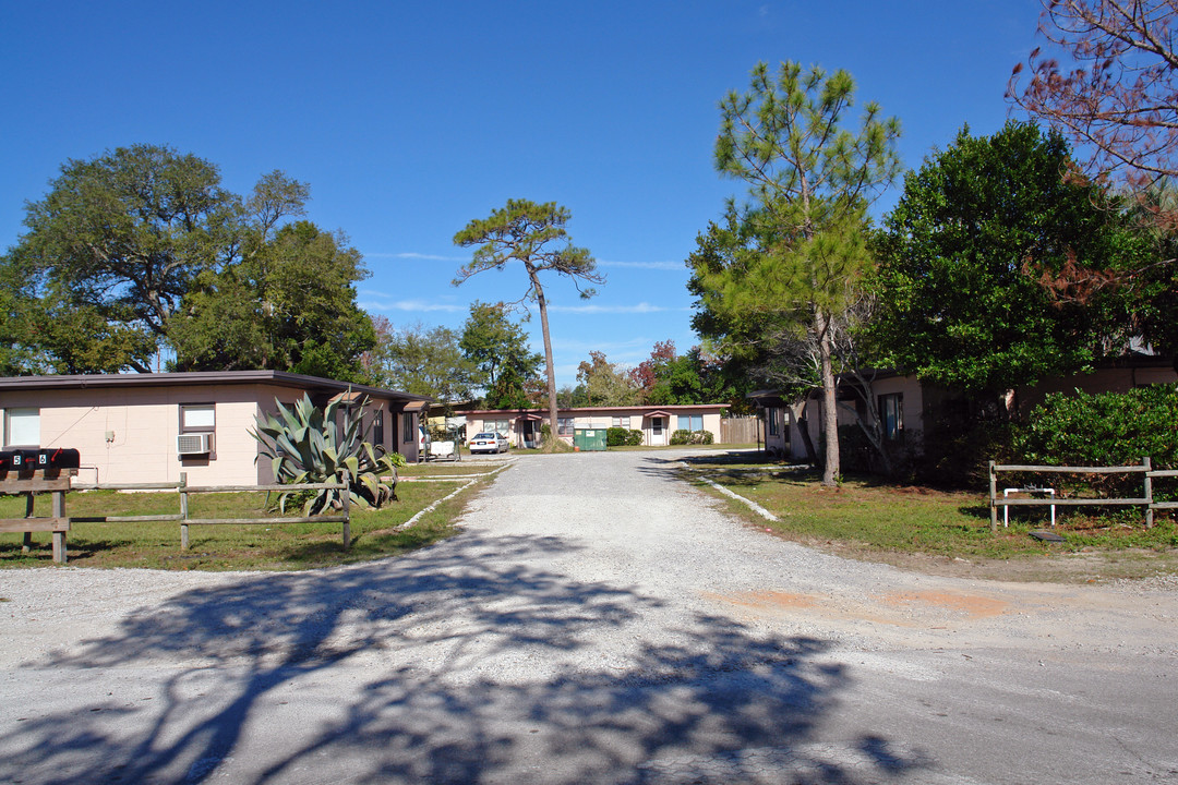 104 Katherine St in Fort Walton Beach, FL - Building Photo