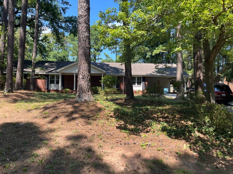 4718 Rembert Dr in Raleigh, NC - Foto de edificio