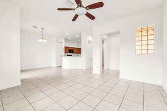 555 Pacific Grove Dr in West Palm Beach, FL - Building Photo - Building Photo