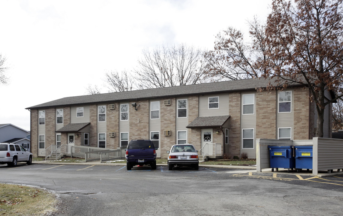 Morris Family Apartments in Morris, IL - Building Photo