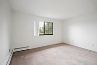 130 Mammoth Rd photo'