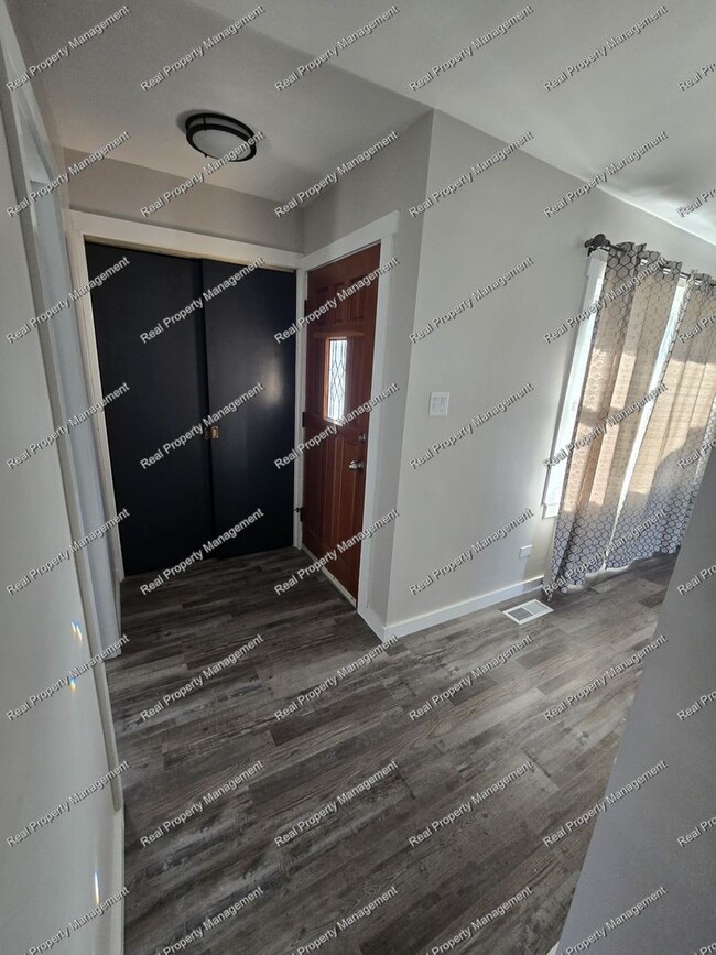 3103 Lois Pl in Highland, IN - Building Photo - Building Photo