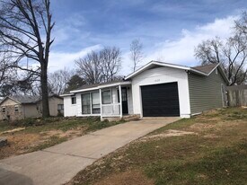 1525 Acorn Dr in Rogers, AR - Building Photo