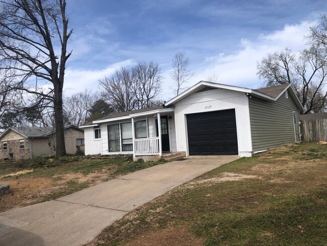 property at 1525 Acorn Dr