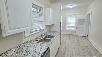 2805 S Jennings St in Fort Worth, TX - Foto de edificio - Building Photo