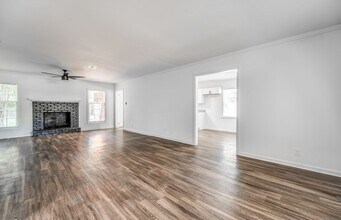 4036 N Lake Forest Dr in Memphis, TN - Building Photo - Building Photo