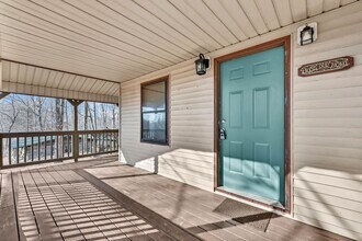 335 Country Ln in Dover, TN - Building Photo - Building Photo