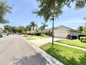 11449 Newgate Crest Dr in Riverview, FL - Building Photo - Building Photo