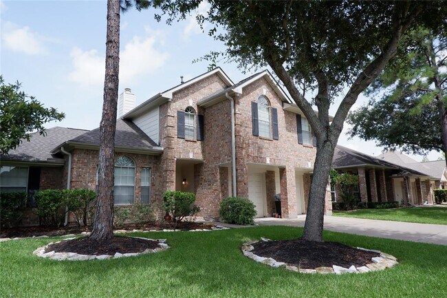 property at 2610 Parkbriar Ln
