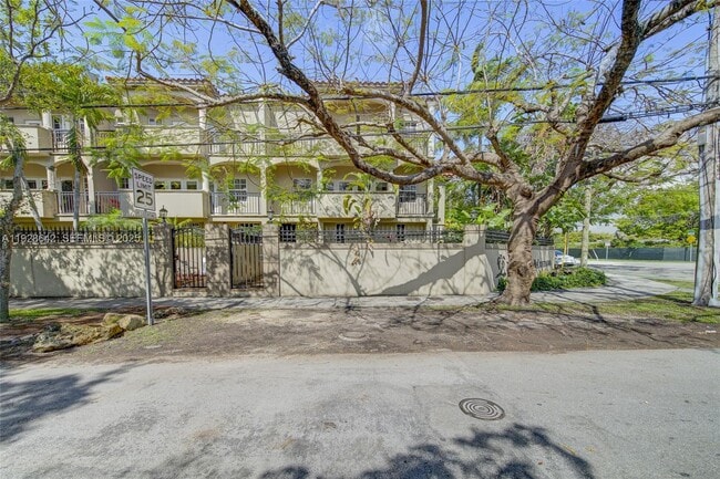 3300 Bird Ave in Miami, FL - Building Photo - Building Photo