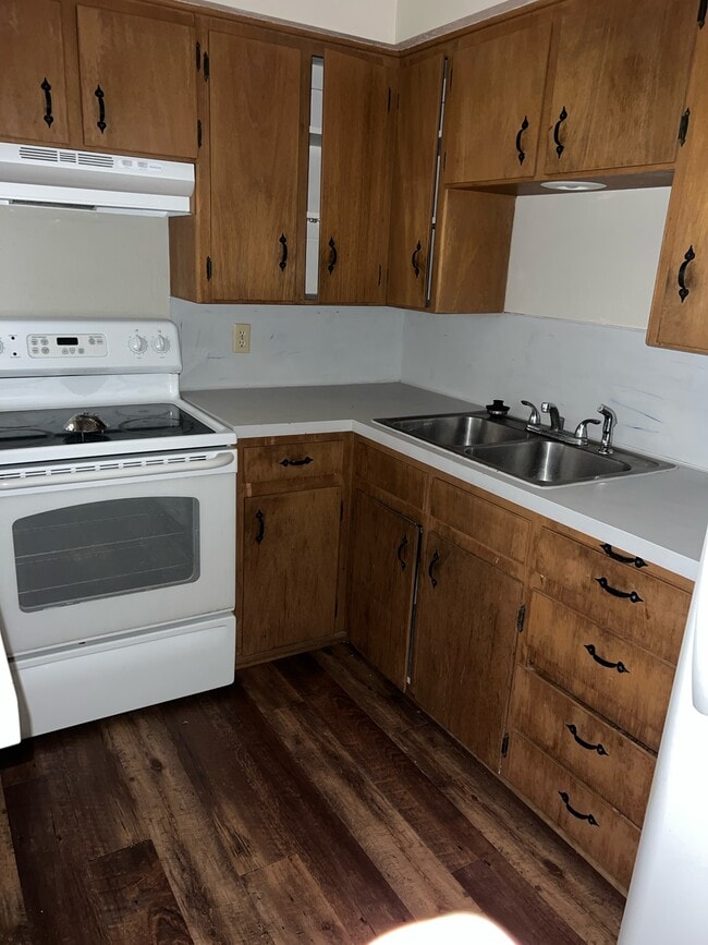 3000 W Illinois Ave in Midland, TX - Building Photo - Building Photo