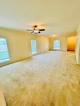 108 Sleepy Trail in Cibolo, TX - Building Photo - Building Photo
