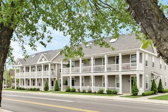 Concord Square Apartments in Grandview Heights, OH - Foto de edificio - Building Photo
