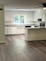 350 Mountain Creek Church Rd, Unit 17 in Greenville, SC - Building Photo